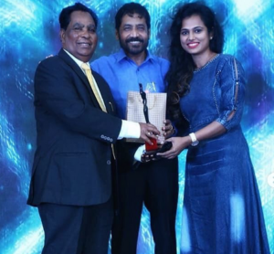 Ramya Pandian with Award