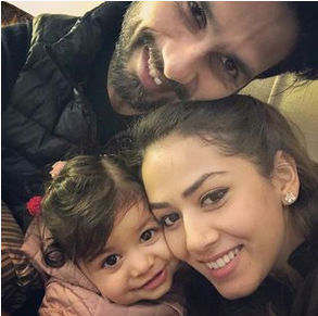 Shahid Kapoor with family