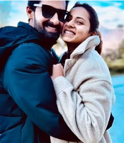 Ravi Dubey with wife